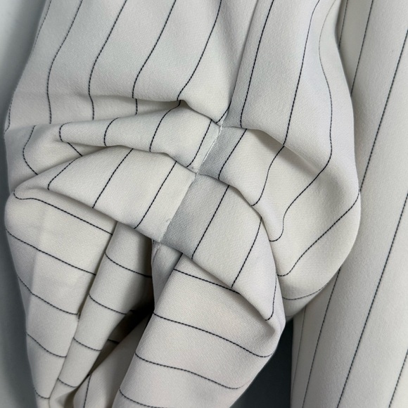Rachel Zoe White Pinstripe Blazer Jacket Size M Open Front 3/4 Sleeve - Picture 2 of 7
